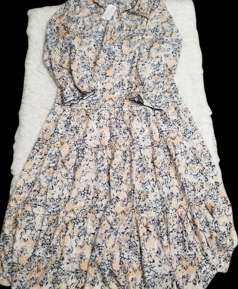 Made with Love Pattern Long Sleeves Ruffled Dress. L - Picture 2 of 10